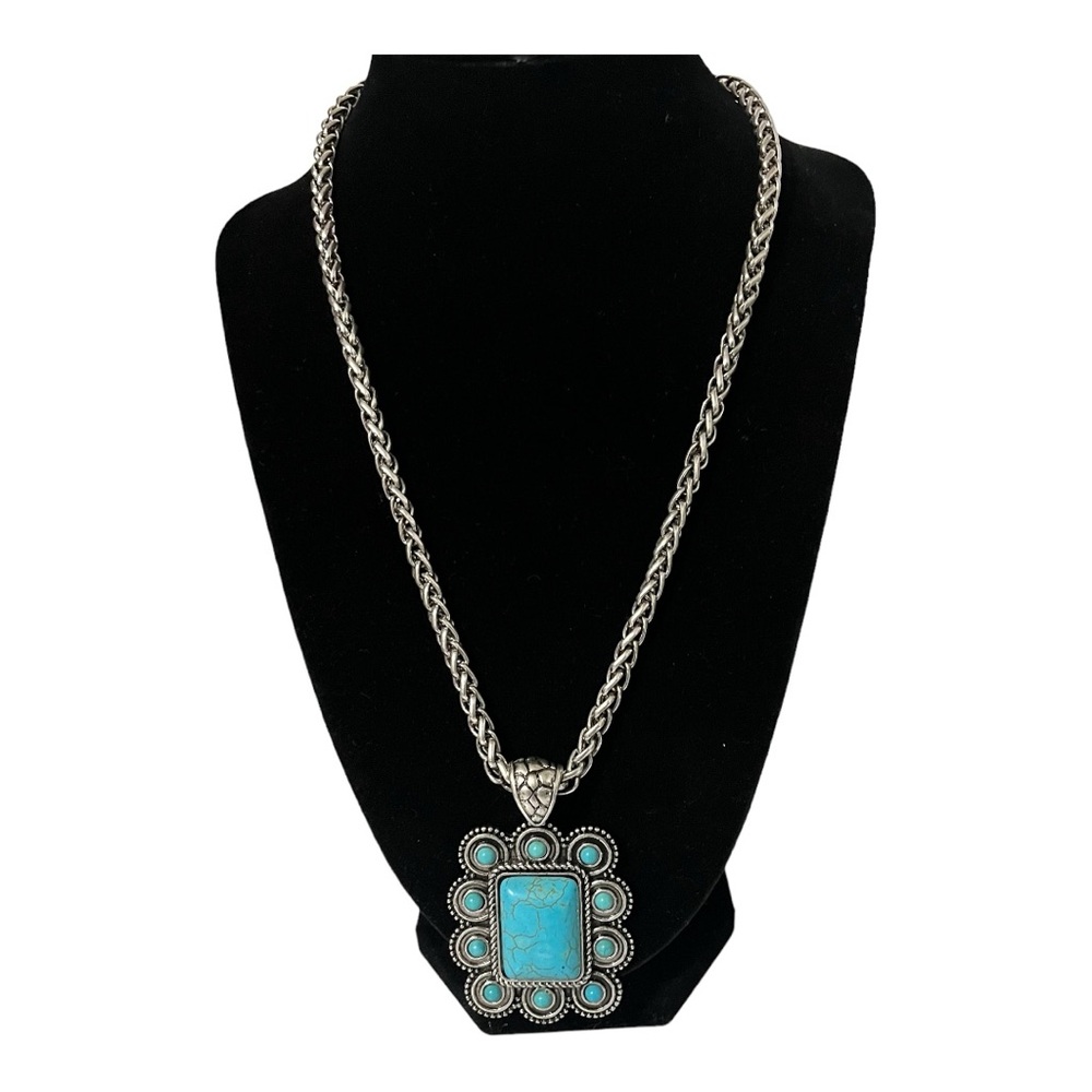 Howard’s Turquoise Silver Chain  Necklace
